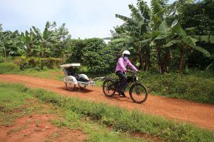 V&eacute;lo &eacute;lectrique Ouganda ambulance