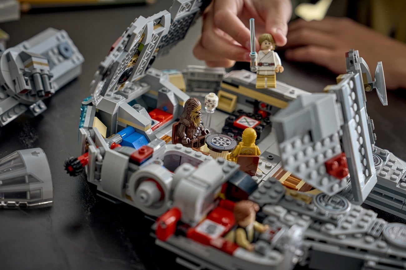 O Millennium Falcon compatível com Smart Play