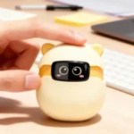 Ce Tamagotchi dopé à ChatGPT peut voyager seul et vous raconter ses aventures : voici Sweekar