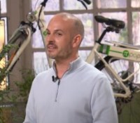 Adrien Lelièvre lors de l'émission "Qui veut devenir mon associé". // Source : M6/Pi-pop