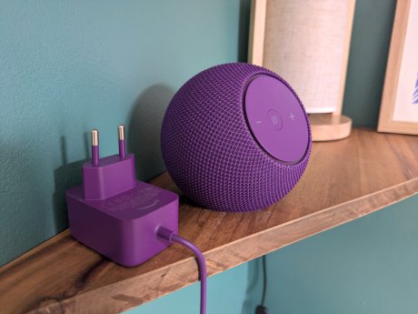 O alto-falante e sua fonte de alimentação