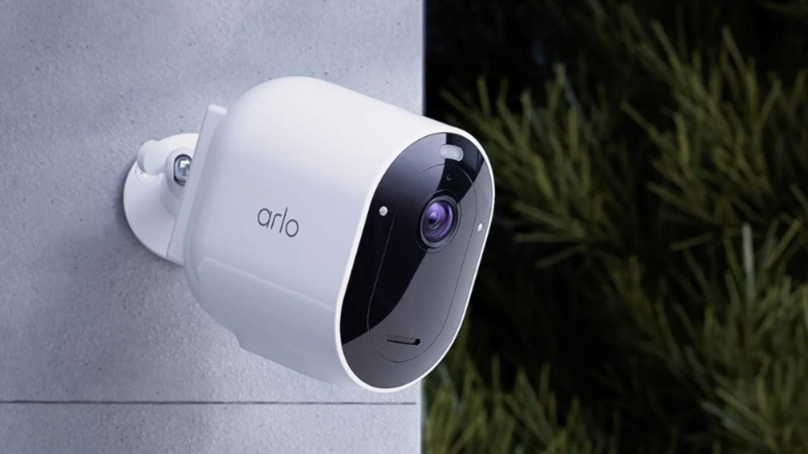 Arlo Pro 6 : ce pack de 2 caméras de surveillance dopées à l’IA avec panneaux solaires chute sous les 300 €