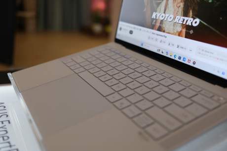 Asus ExpertBook Ultra-6