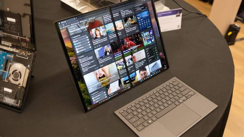 Quand deux écrans Oled qui n&rsquo;en font plus qu&rsquo;un&nbsp;: on a vu le nouveau Zenbook Duo d&rsquo;Asus