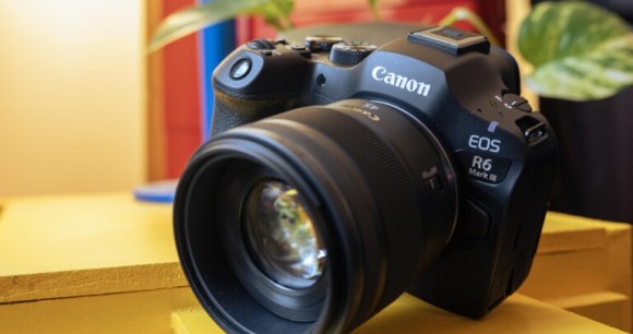 Le Canon EOS R6 Mark III Le Canon EOS R6 Mark III