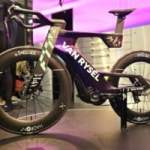 « On peut imaginer aller à 150 km/h en descente » : on a vu le concept fou de vélo électrique Decathlon Van Rysel FTP², et c&rsquo;est du délire