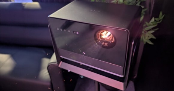 Dangbei S8 Ultra Max // Source : Sylvain Pichot - Frandroid