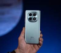 Le Xiaomi Redmi Note 15 5G, ici en vert.