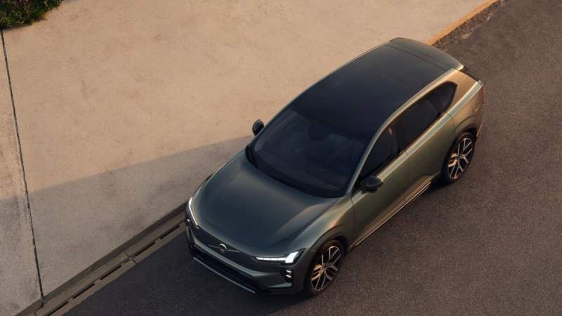 Volvo EX60 vs Audi Q6 e-tron et Tesla Model Y vs BMW iX3 : qui est le meilleur aujourd’hui ?