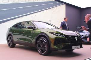 Peugeot E-408 (2026) // Source : Jean-Baptiste Passieux - Frandroid