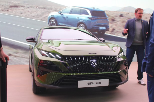 Peugeot E-408 (2026) // Source : Jean-Baptiste Passieux - Frandroid