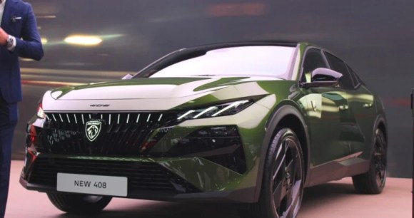 Peugeot E-408 (2026) // Source : Jean-Baptiste Passieux - Frandroid