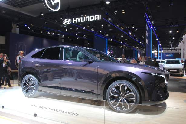 Mazda CX-6e // Source : Jean-Baptiste Passieux - Frandroid