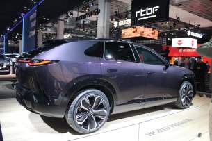 Mazda CX-6e // Source : Jean-Baptiste Passieux - Frandroid