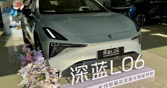 La Deepal L06 en version tout-électrique.