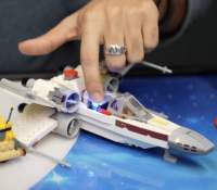 La LEGO Smart Brick en action dans un X-wing // Source : Robin Wycke - Frandroid