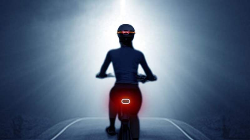 Caméra, GPS, flash et IA&nbsp;: l’éclairage vélo n’a jamais été aussi complet avec le système de Livall