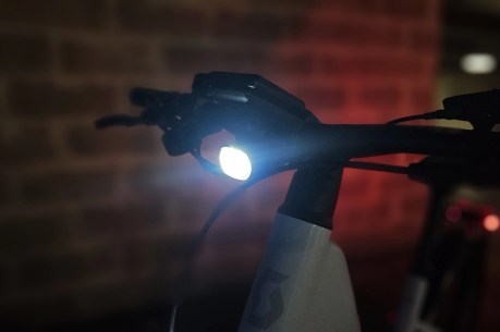 Scott Axis 20 Wave éclairage avant