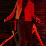 « Interdit de le photographier » : nous avons pu voir le speedbike électrique du futur et son écran géant inédit