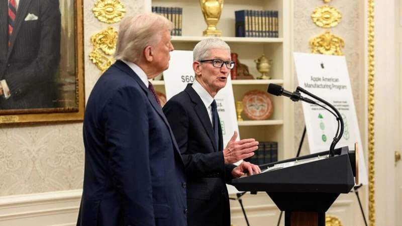 «&nbsp;Lèche-bottes des fascistes&nbsp;»&nbsp;: Tim Cook est attaqué sur les réseaux après s&rsquo;être affiché à la Maison Blanche
