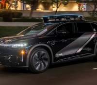 uber-s-lucid-gravity-robotaxi-with-nuro-hardware