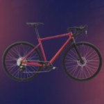 Ce vélo de route électrique ultra léger avec plus de 100 km d&rsquo;autonomie perd 1 200 € chez Decathlon, une affaire en or