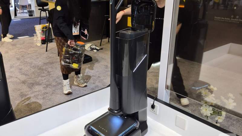 Nous avons vu le xLean TR1, c&rsquo;est à la fois un robot aspirateur laveur et un balai laveur de sols