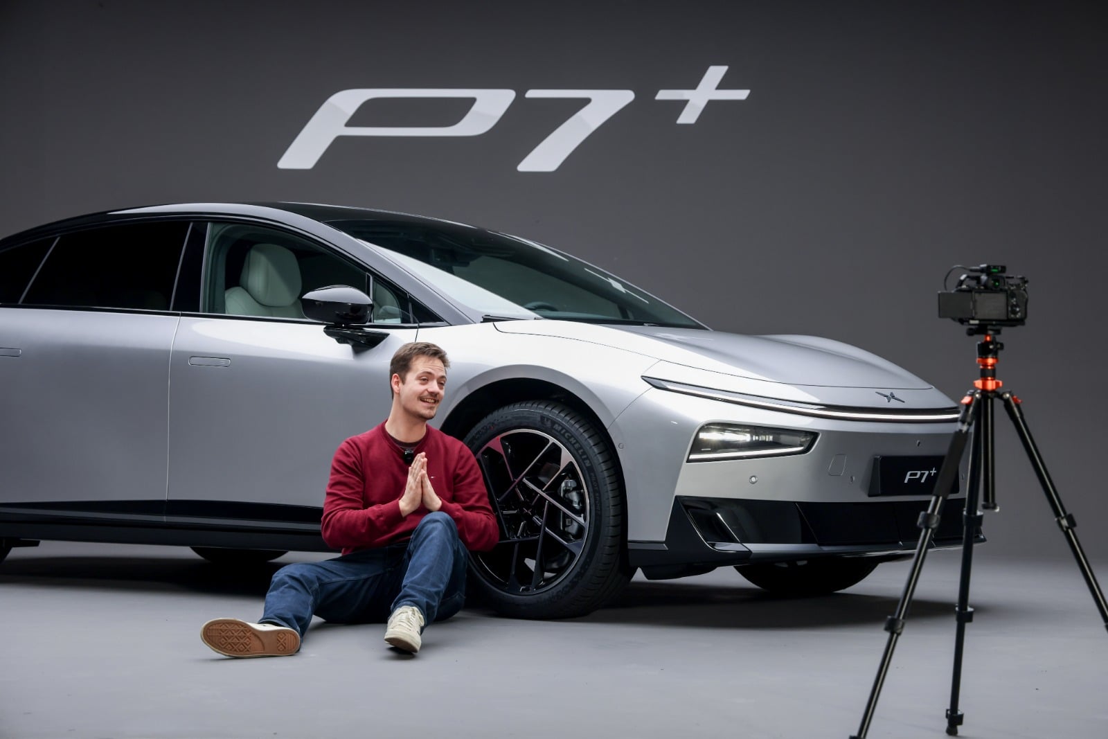 On est montés à bord de la nouvelle Xpeng P7+ qui arrive en France : plus grande qu’une Tesla Model S au prix d’une Model 3