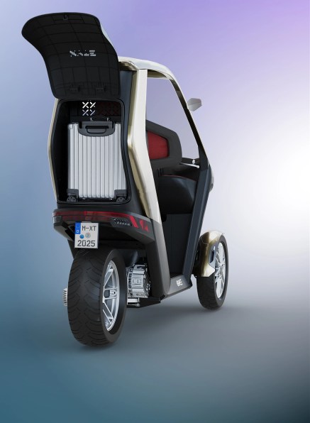 XYTE-ONE-Hatch-Open-v01