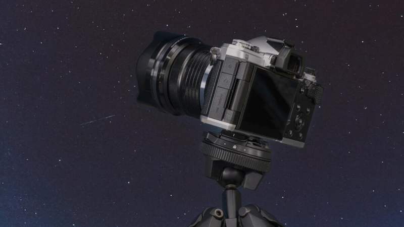 Pourquoi cet appareil photo est capable de capturer des nébuleuses rouges éclatantes que les autres ne voient pas