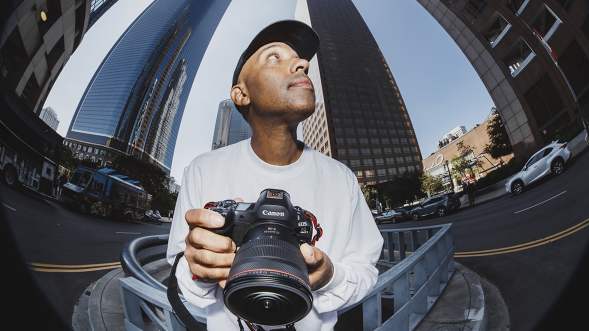 4549292252385_RF 7-14mm F2.8-3.5 L Fisheye_YT-Thumbnail_Clean