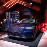 On est monté à bord du Genesis Electrified GV70 : pourquoi cette voiture électrique pourrait peiner face aux allemands