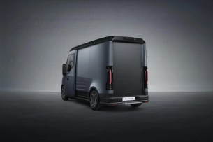 5d041a4a-2a3a-4ed4-bcec-1db5b7366d3e-2411-FLEXIS78Van-LivraisonHD-min