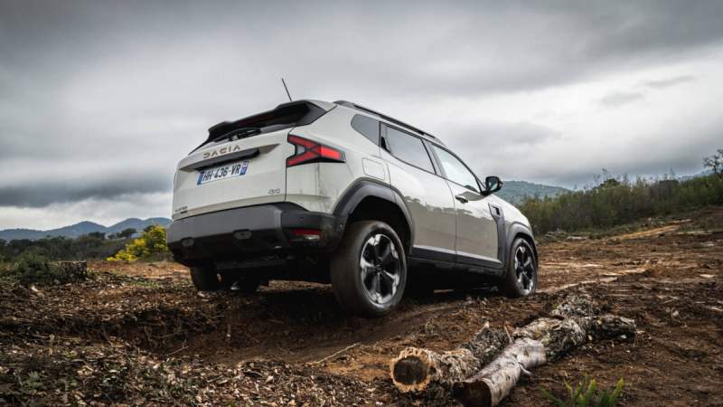 Le rapport entre un Dacia Duster 4×4 et une Porsche, des grosses promos AUDI, et un alléchant VTC électrique Decathlon – Récap’ Survoltés