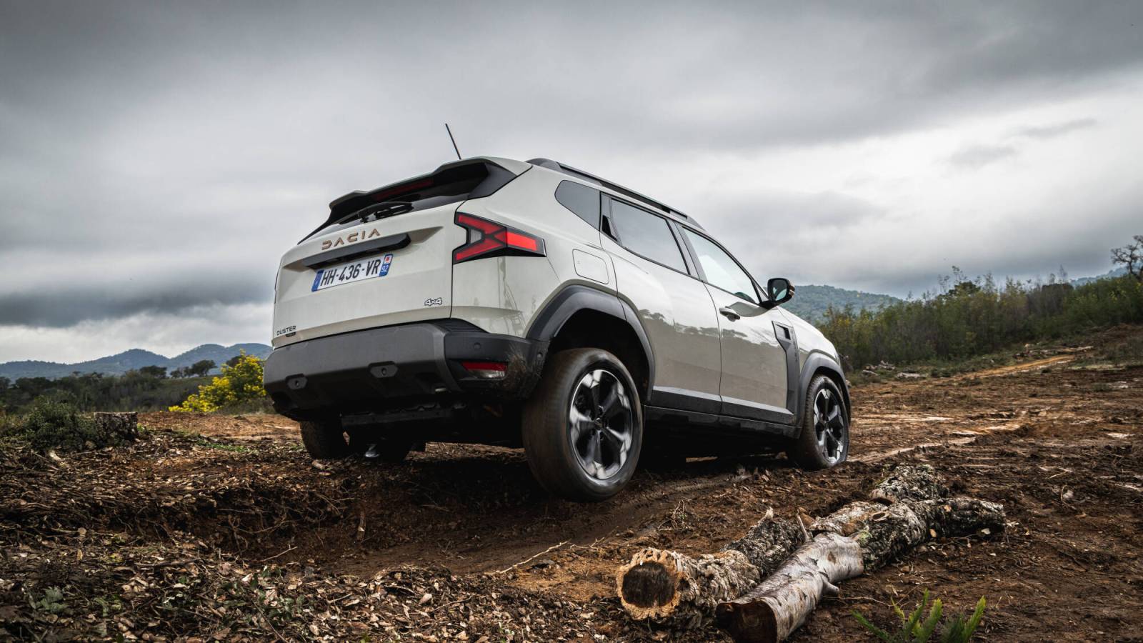 Le rapport entre un Dacia Duster 4×4 et une Porsche, des grosses promos AUDI, et un alléchant VTC électrique Decathlon – Récap’ Survoltés