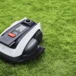 Le robot tondeuse Ecovacs Goat O1200 LiDAR Pro.