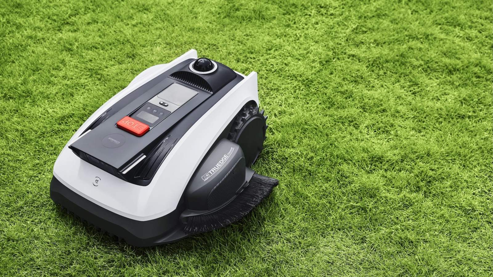 Totalement autonome et équipé d’un coupe-bordure physique, ce récent robot tondeuse Ecovacs avec LiDAR s’allège de 150 €