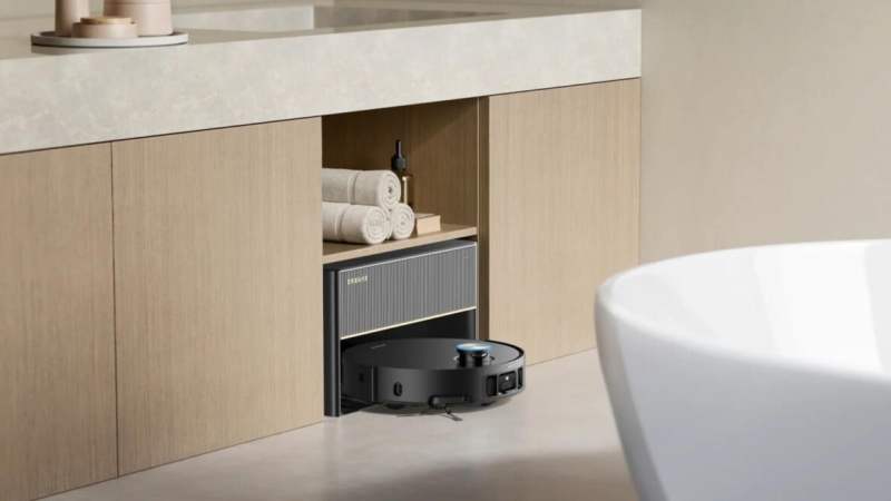 Ce robot aspirateur-laveur avec sa base 8-en-1 encastrable est près de 1 000&nbsp;€ moins cher qu&rsquo;à sa sortie