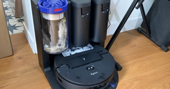 Dyson Spot+Scrub Ai // Source : Ulrich Rozier pour Frandroid Dyson Spot+Scrub Ai // Source : Ulrich Rozier pour Frandroid