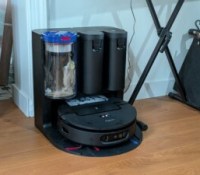 Le Dyson Spot+Scrub AI.