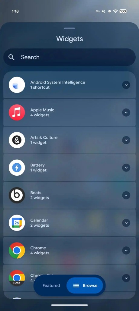 Effet de flou sur le menu des widgets dans Android 17 // Source : 9to5Google