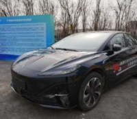 Prototype de voiture électrique FAW à batterie semi-solide