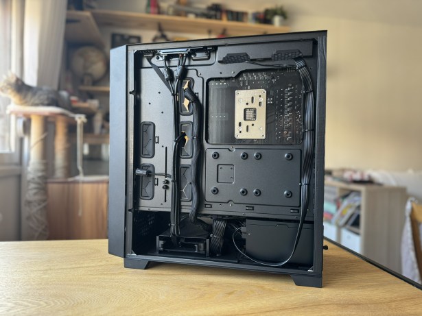 IMG_6784 Le PC Hanger // Source : Humanoid XP