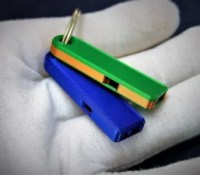 Exemple d'un sifflet 3D imprimé pour alerter contre la présence de ICE.