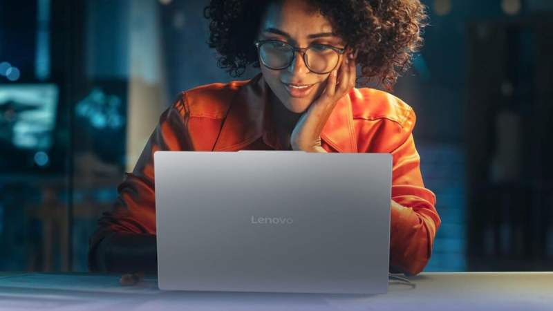 Amazon fait perdre 400 € à ce puissant laptop Lenovo, avec écran OLED et Ryzen 7