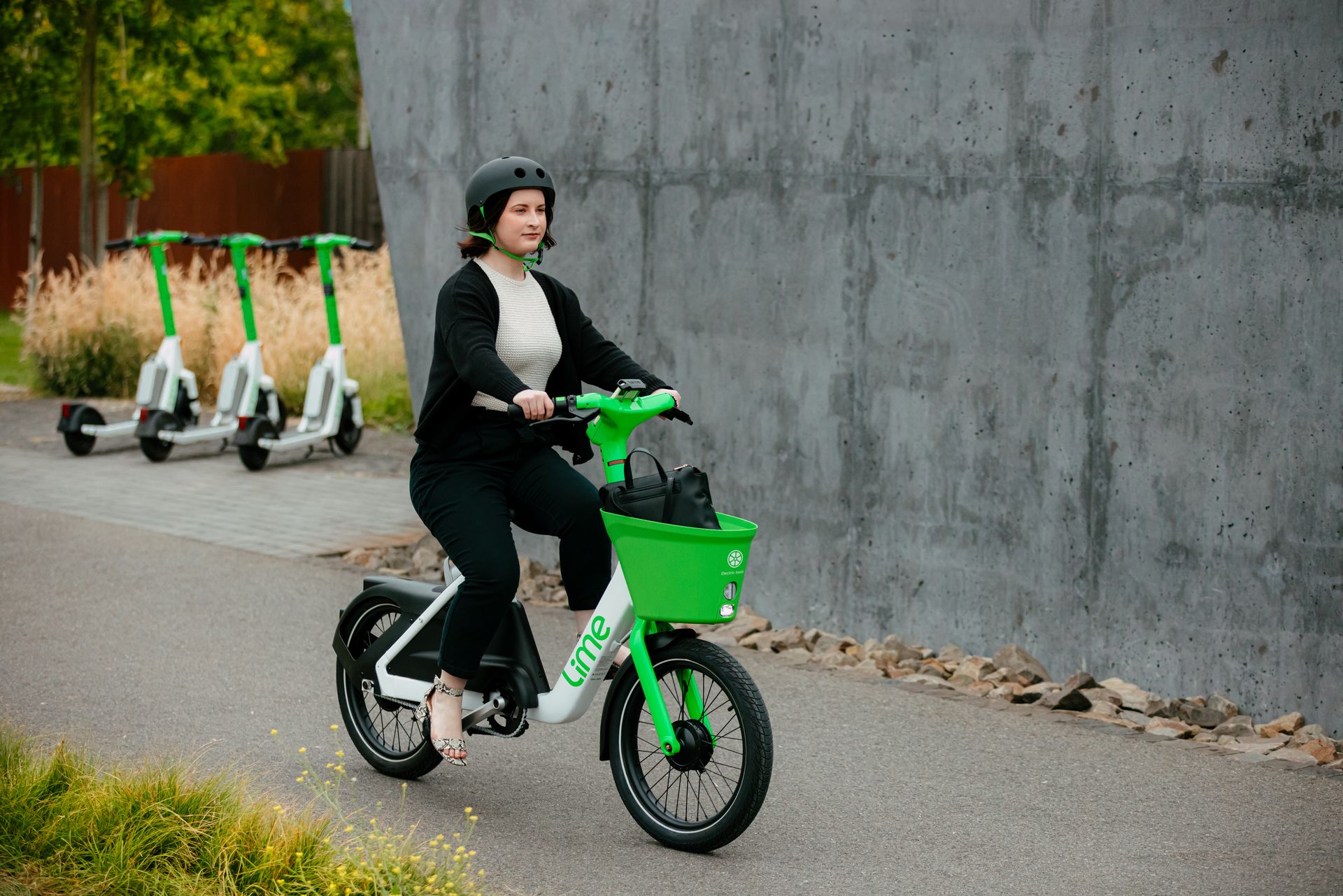 LimeBike pequena bicicleta elétrica self-service