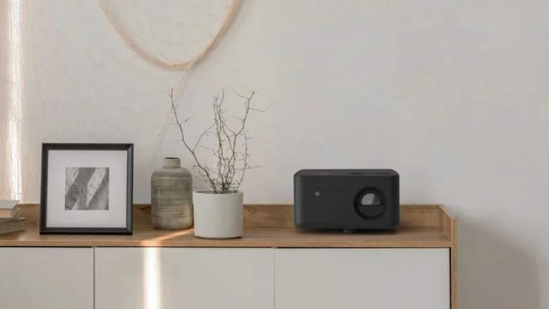 Compact et lumineux, ce vidéoprojecteur 4K bradé à -20&nbsp;% transforme votre salon en salle de cinéma