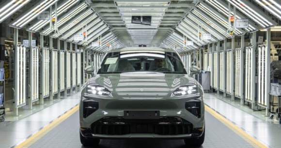 Usine de production du Porsche Cayenne électrique // Source : Porsche