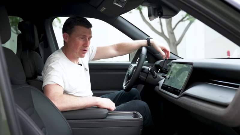 “Pourquoi je ne recommanderais plus jamais une Tesla”, pire que Temu et Shein, et la batterie au sel, sans lithium – Le récap Survoltés