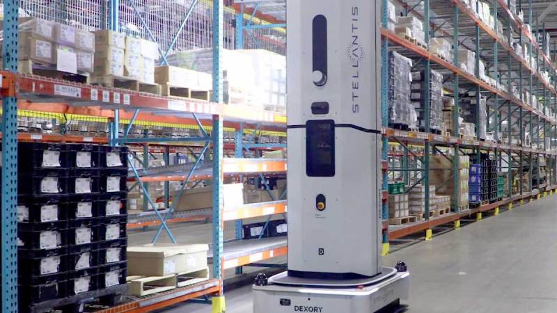 Il divise le temps de travail par 280&nbsp;: ce robot géant de Stellantis fait en 1 heure ce qu&rsquo;un employé fait en 7 semaines